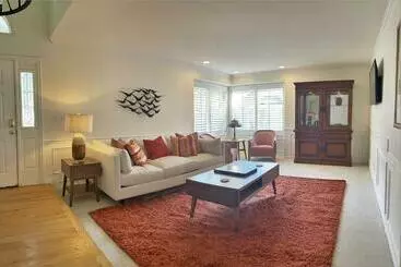 Turistihuoneistot 8 Bedroom Home Near The Foot Of The Rocky Mountains