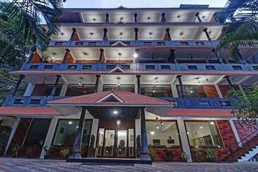 Szálloda Treebo Trend Green Palm Resorts