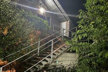 هاستل Home Sweet Home