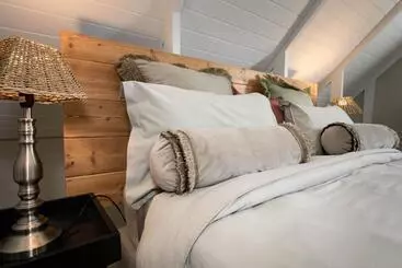 Bed and Breakfast 12 On Tindall