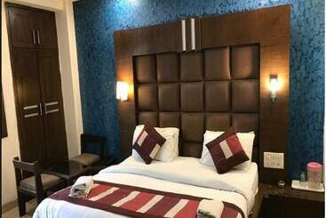 هتل Taj Heritage By Wb Inn