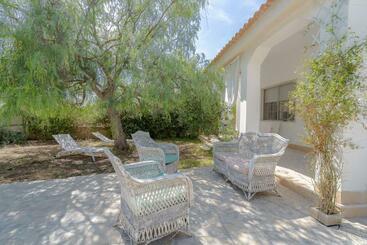 ツーリストアパートメント Villa Amore