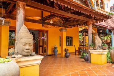 Den Hotel Totonou Siem Reap