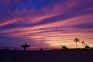 Huoneistohotelli Downtown Hawaiian Theme Condo With Hot Tub, Pool & Beach   Kona Islander Inn