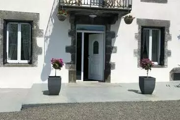 ツーリストアパートメント Burin Des Rosiers