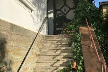 ツーリストアパートメント Ferienwohnung In Villa