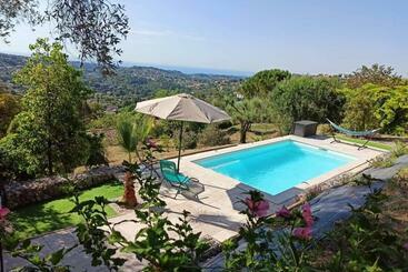 ツーリストアパートメント Superbe Haut De Villa Avec Vue Sur La Mer