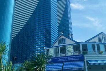 アパートホテル Orbi City Sea View & Sea Line Apart