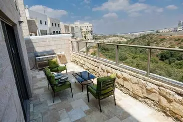 ツーリストアパートメント שקט על הנוף   כולל מתחם בריכה מחוממת