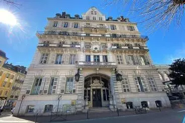 ツーリストアパートメント Location Dans Le Grand Hotel D Aix Les Bains