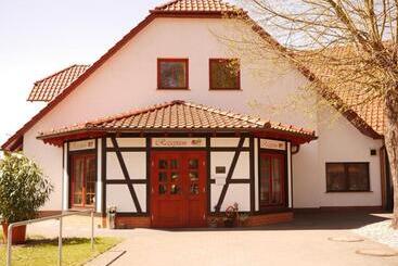 Отель & Restaurant Lindengarten