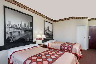 Otel Super 8 By Wyndham Harrisburg Hershey North