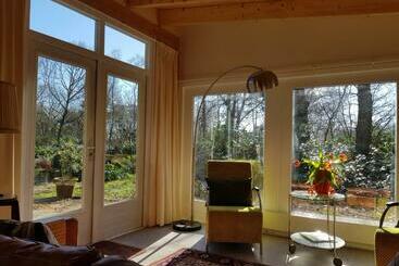 דירות לתיירים B&b De Hinne