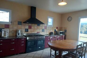 관광객 아파트 Gite Des Estives