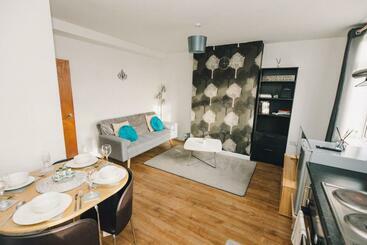 游客公寓 Luxury Central Luton   King Size Apartment   Free Parking   Free Wi Fi   Near Shops & Ltn Airport