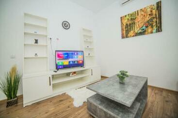 شقق خاصة سياحية Luxury Lazar Towers Palas Mall Area