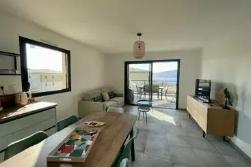 ツーリストアパートメント Superbe T3 Neuf Vue Mer