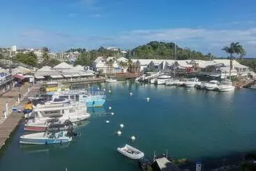 ツーリストアパートメント Bel Appartement T4, Vue Mer Sur La Marina Du Gosier
