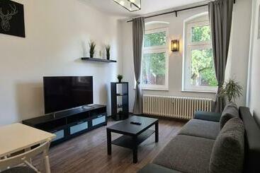 관광객 아파트 Geli Homes L1   2x Zimmer, 2x Kingsize Bett, 1 Bis 4 Personen, Parkplatz, Tv, Wifi, Top Küche, Kaffe