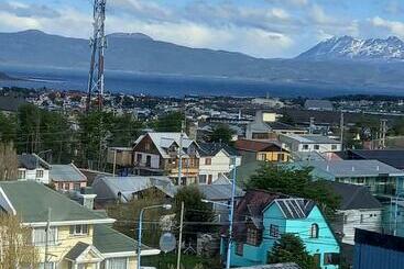 ツーリストアパートメント Eden