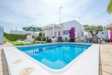 דירות לתיירים Marblau 1