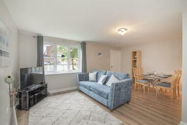 דירות לתיירים The Nelson   Spacious City Property And Free Parking