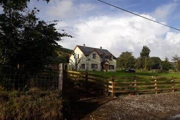 관광객 아파트 Slieve Anierin House