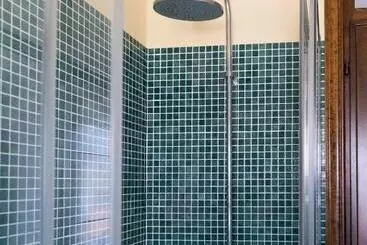 ツーリストアパートメント Blue Lake Arona   Cozy Apartment In City Center