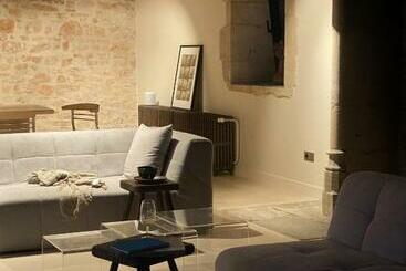 Apartamente turistice Le Clos Des Ursulines // Maison Seigneuriale Du Xvie Siècle