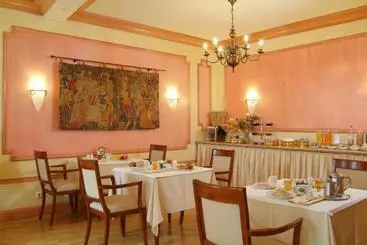 Hotel Hostellerie De La Basilique