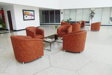 فندق Hunza Y Centro De Convenciones