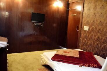 Пансион Lucky Restaurant & Guest House