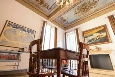 ツーリストアパートメント Anna S House