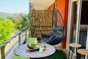 דירות לתיירים T2 Avec Grande Terrasse Plongeant Sur Une Forêt