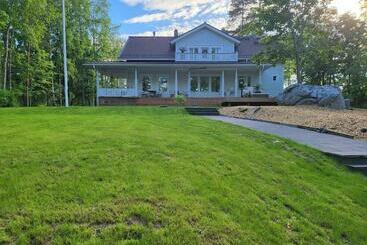 Appartamenti turistici Sääksvilla With Sauna, Lake And Jacuzzi
