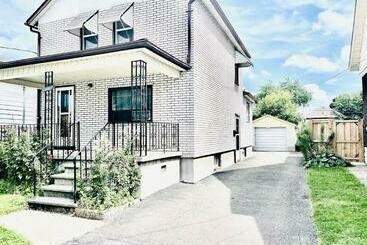 Apartaments turístics Falls House Downtown Niagara Falls Canada