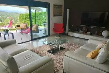 Apartamentos turísticos Villa Contemporaine Avec Vue Imprenable Et Jacuzzi