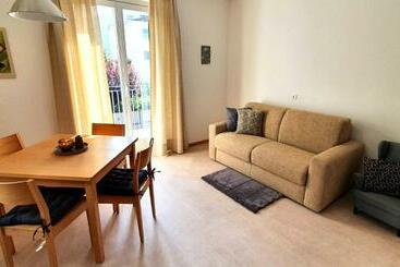 游客公寓 Zweizimmer Wohnung Mit Parkgarage