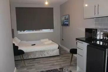 Turistihuoneistot High End Central Luton Studio   Ideal For Airport!