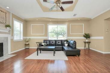 דירות לתיירים Luxury 5 Bedrooms 3.5 Bathrooms With Free Wif