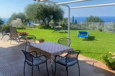 Turistlägenheter Casa Vista Mare   Superb Garden And Parking Included