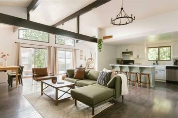 游客公寓 Evergreen Lodge+ski