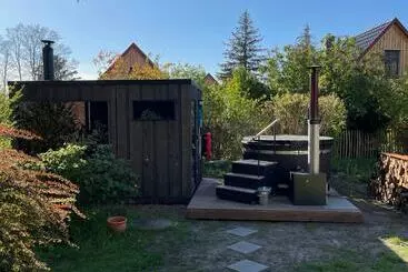 ツーリストアパートメント Traumhaff  Endless Summer Loft, Privates Nordicspa, Kamin, Hund, 400m Zum Wasser