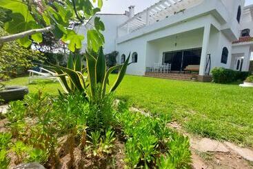 شقق خاصة سياحية Villa Privative En Bord De Mer à Sidi Rahal Plage