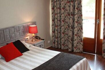 בית מלון כפרי Grand Hôtel De La Reine Amélie