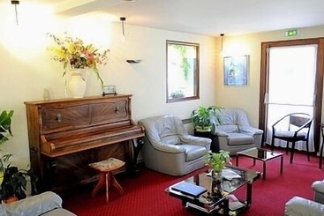 Hotel Logis Le Relais De Pouilly