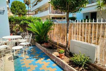 شقق خاصة سياحية Casetta Indipendente Centrale, Vicinissima Al Mare