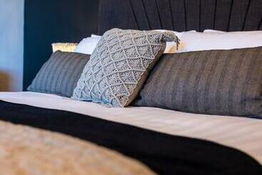 דירות לתיירים Veyron Apartments   Part Of The V Group