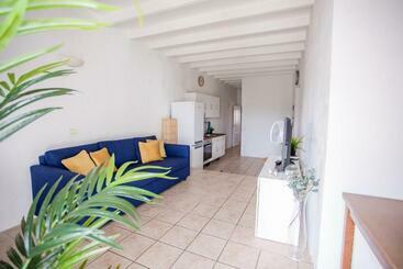 관광객 아파트 Zarah’s Place “ Ocean”