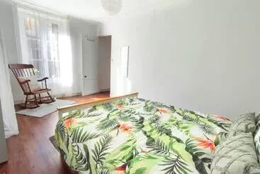 Turistihuoneistot Number 22   Le Dorat   Apartment One With Garden & Free Parking